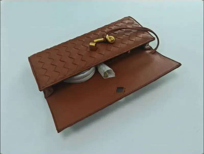 Elegant Afton Style Clutch i Guld Svart Silver - mutual