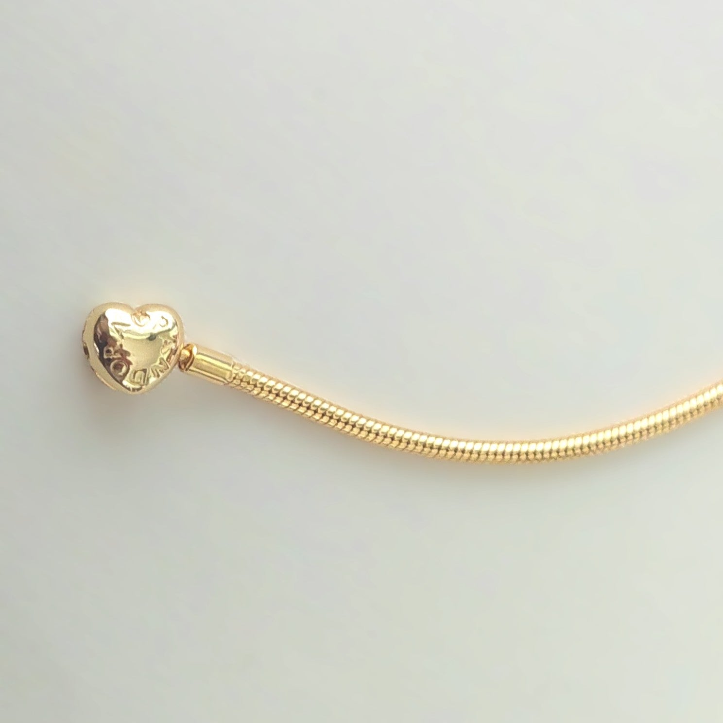 Pandora berlocker och armband