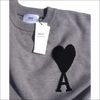 Ami de Coeur Stickad Tröja – Grå Ullmix med Svart Hjärta - Tröjor
