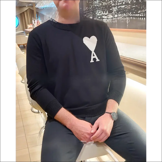 Ami svart tröja med vitt hjärta och A från Paris Tröja