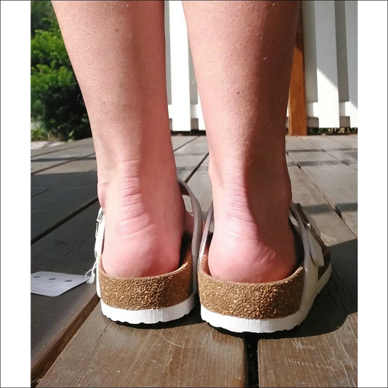 Birkenstock Gizeh White - vita sandaler med ergonomisk korksula - Sandaler