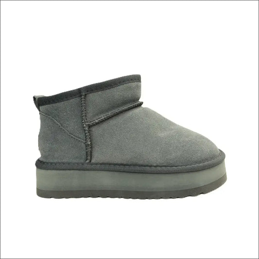 UGG Classic Ultra Mini Plattform Shaded Clover in grey suede with uggplush lining and 5 cm platform sole