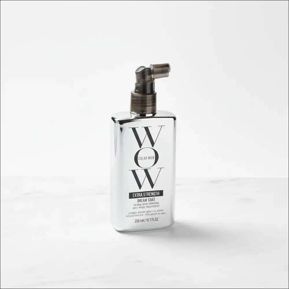 Color Wow Extra Strength Dream Coat återfuktande anti-frizz spray för slätt och glansigt hår, 200 ml.