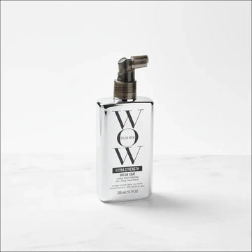 Color Wow Extra Strength Dream Coat återfuktande anti-frizz spray för slätt och glansigt hår, 200 ml.