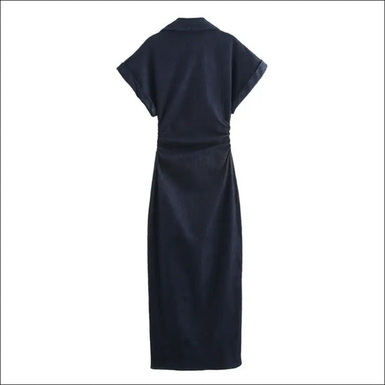 Elegant midi skjortklänning i denim, navy blue, with stylish cuffed sleeves and a flattering waist design.