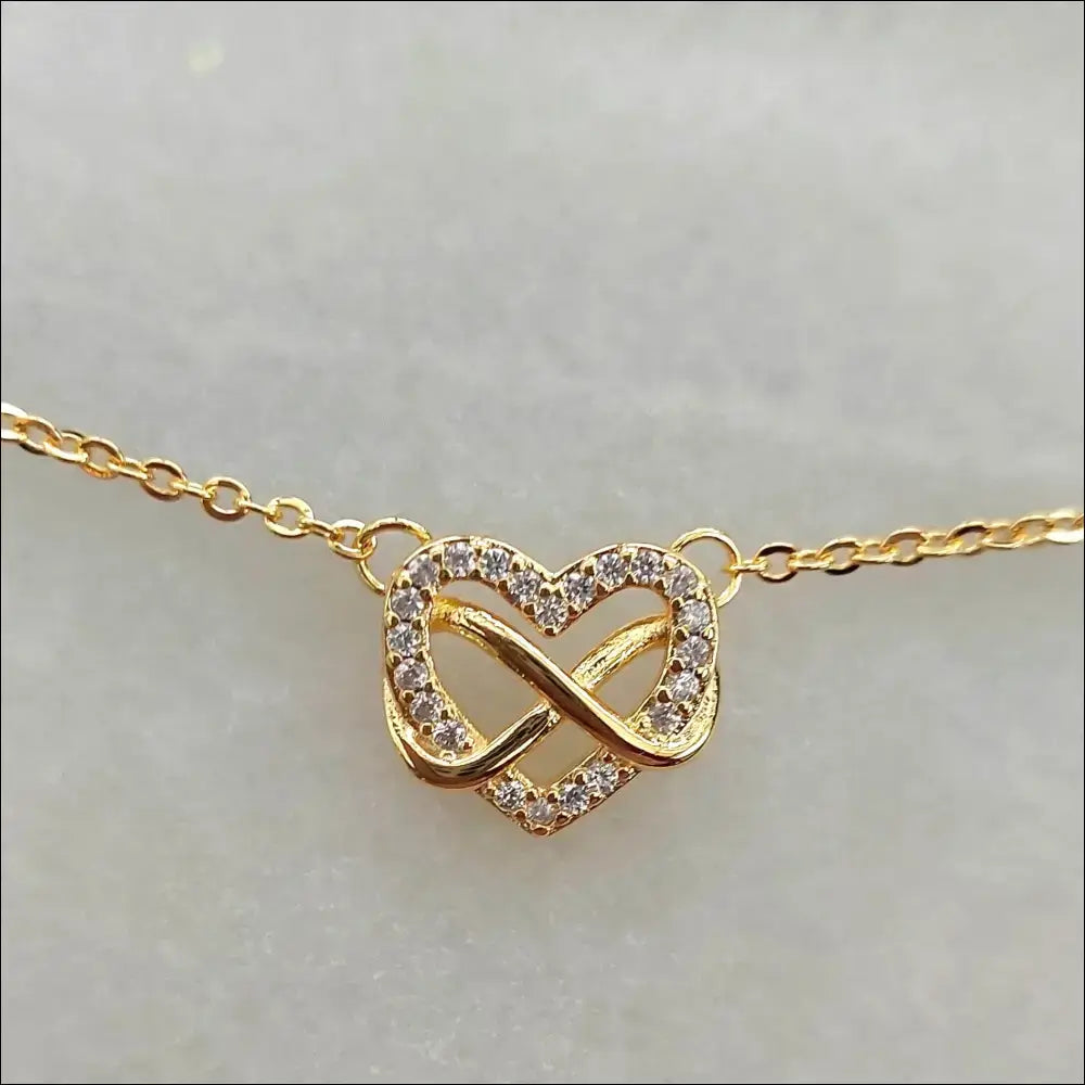 Pandora Sparkling Infinity Heart med Evighetssymbolen 362666C01 med gnistrande detaljer i sterling silver.