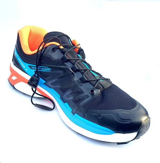 Salomon XT-Wing ovandel i svart 3D-mesh – andas och formar sig efter foten för optimal komfort. Synlig text SensiFIT™ EndoFIT™