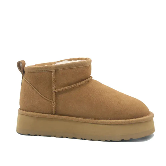 UGG Classic Ultra Mini Plattform Chestnut stövlett i brun mocka med uggplush-foder och 5 cm plattformssula.