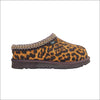 Ugg Tasman Chestnut - Trendiga leopardmönstrade tofflor i varmfodrad design.