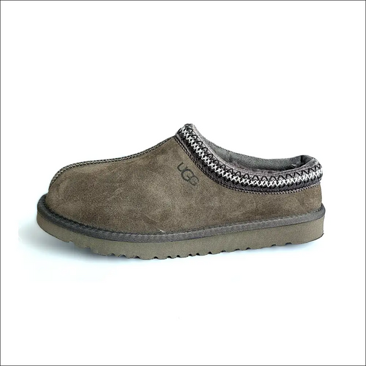 Ugg Tasman II Slipper Mole – eleganta och mjuka tofflor i mullvadsgrå färg med tonal design och komfort.